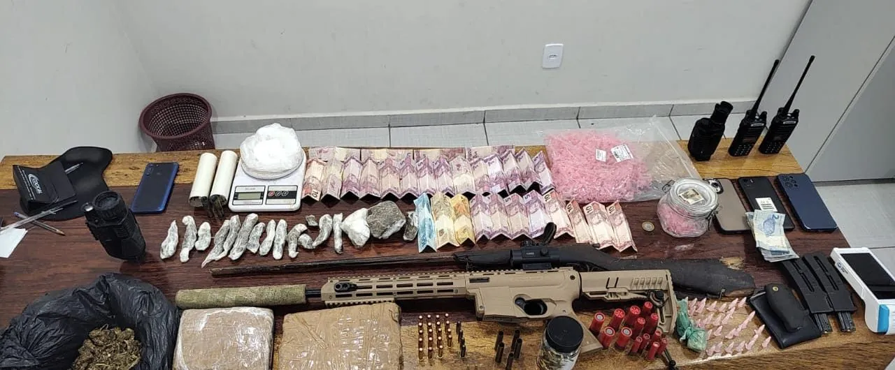 TRÊS PRESOS - Megaoperação da Polícia Militar desarticula ponto estratégico do tráfico em Chupinguaia